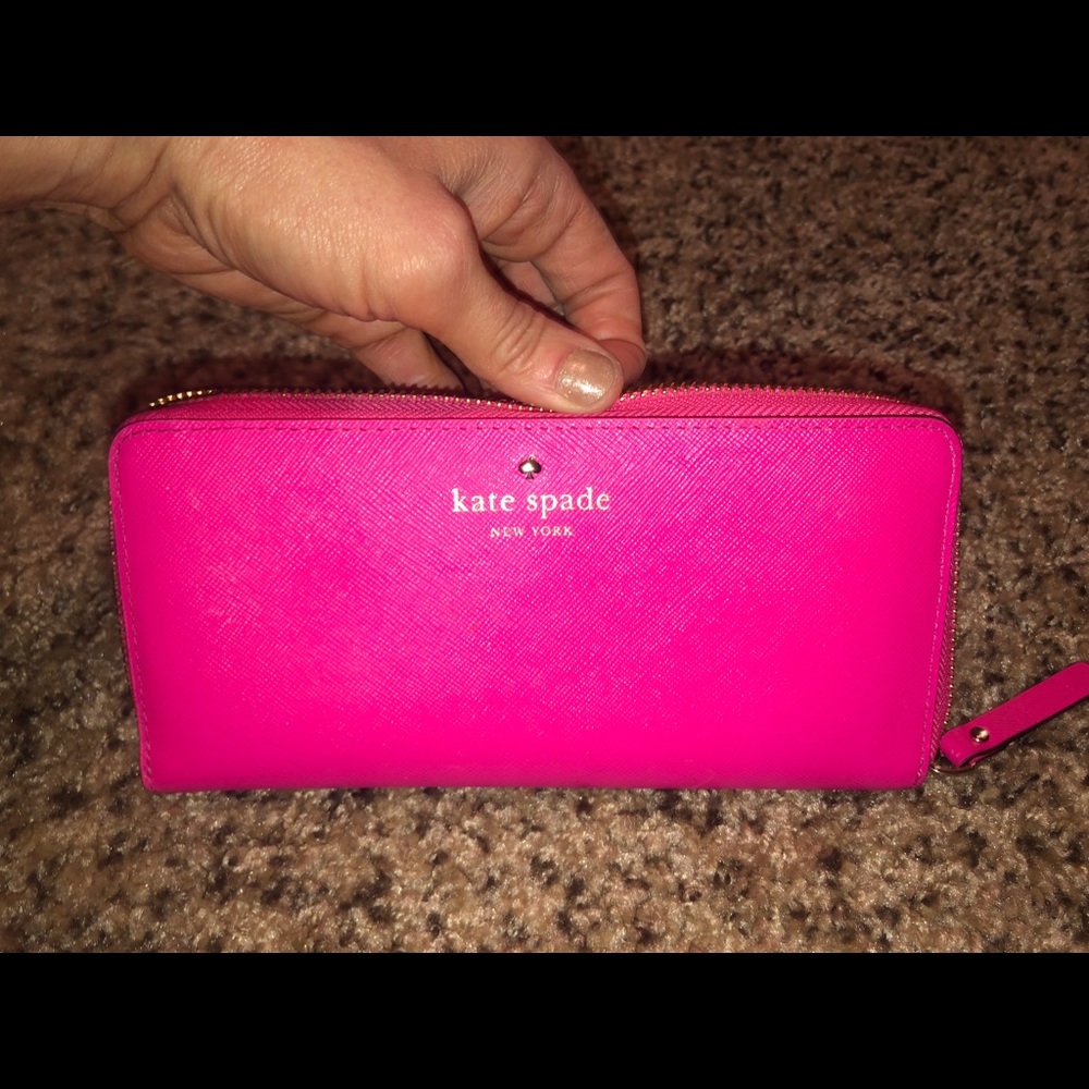 Kate spade wallet in excellent condition